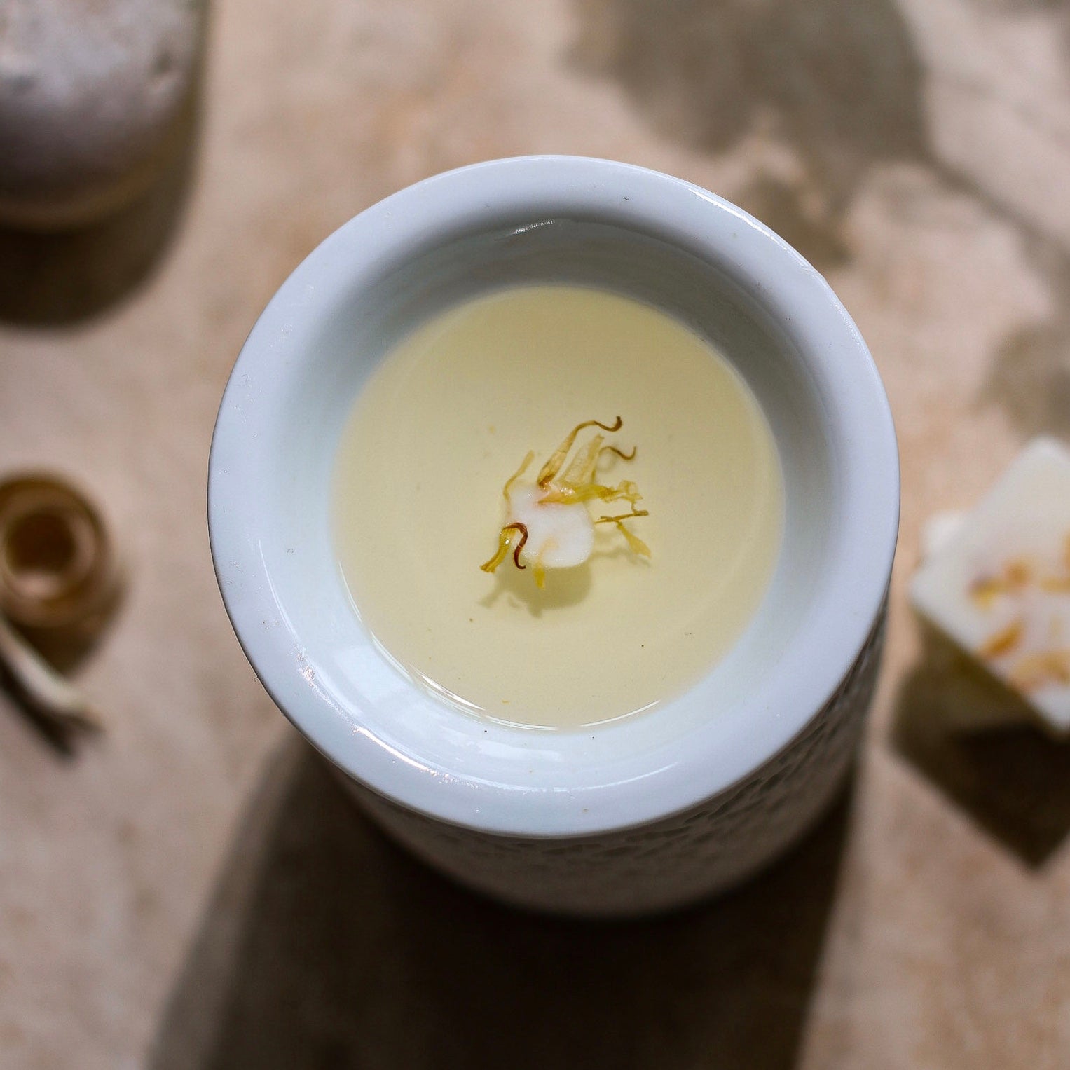 wax melt melting in wax burner